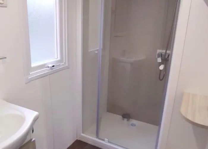 Mobil-home Confortable Avec Terrasse A - Api-1-52-1281 * シャル・レ・ゾー